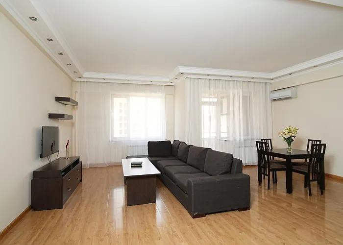 City View 2-Bedroom Luxury Apartment On 13 Buzand Street By Sweet Home