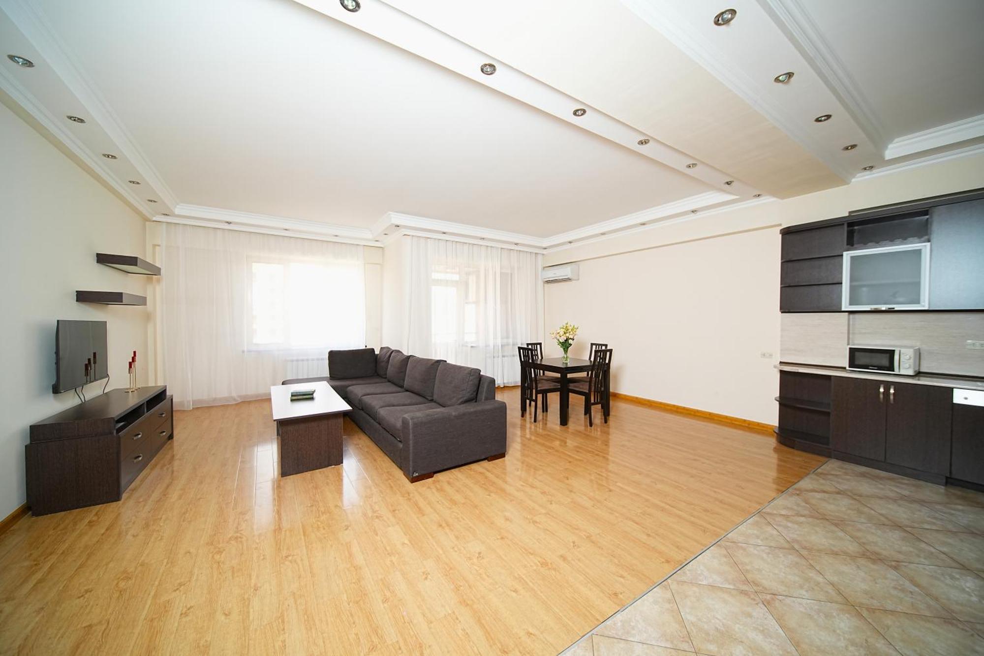 Apartment View 2-bedroom Luxury On 13 Buzand Street By Sweet Yerevan